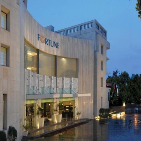 Fortune Sector 27, Noida - Member Itc Hotels' Group Zewnętrze zdjęcie