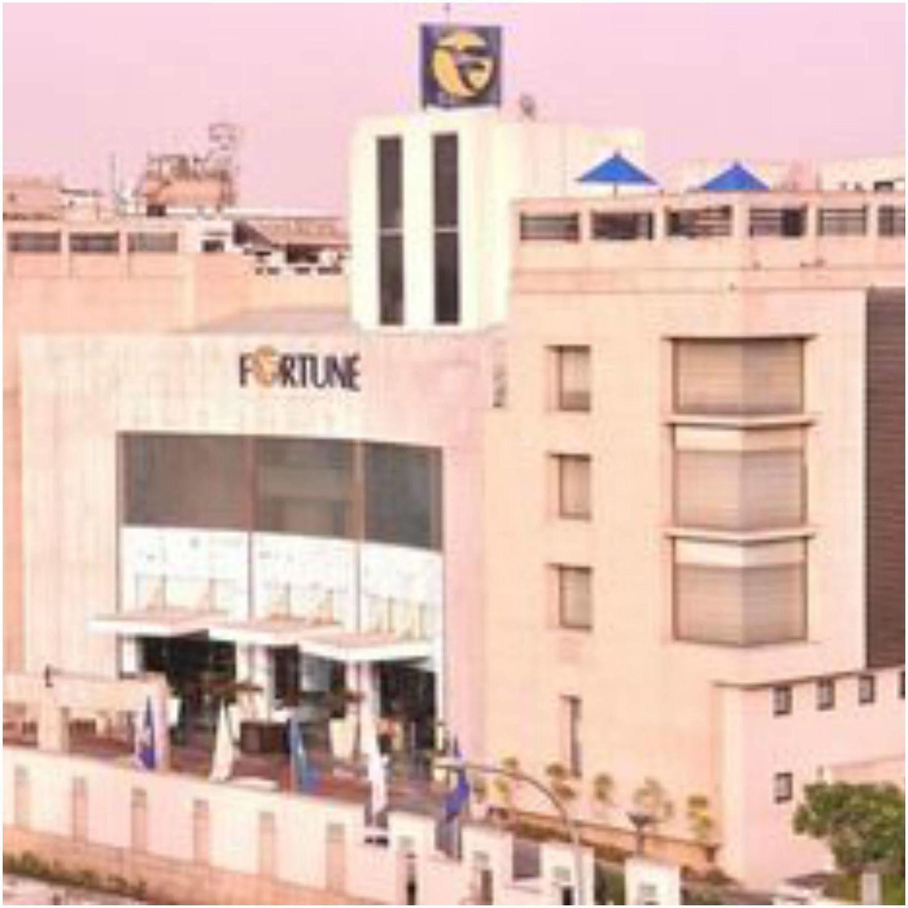 Fortune Sector 27, Noida - Member Itc Hotels' Group Zewnętrze zdjęcie