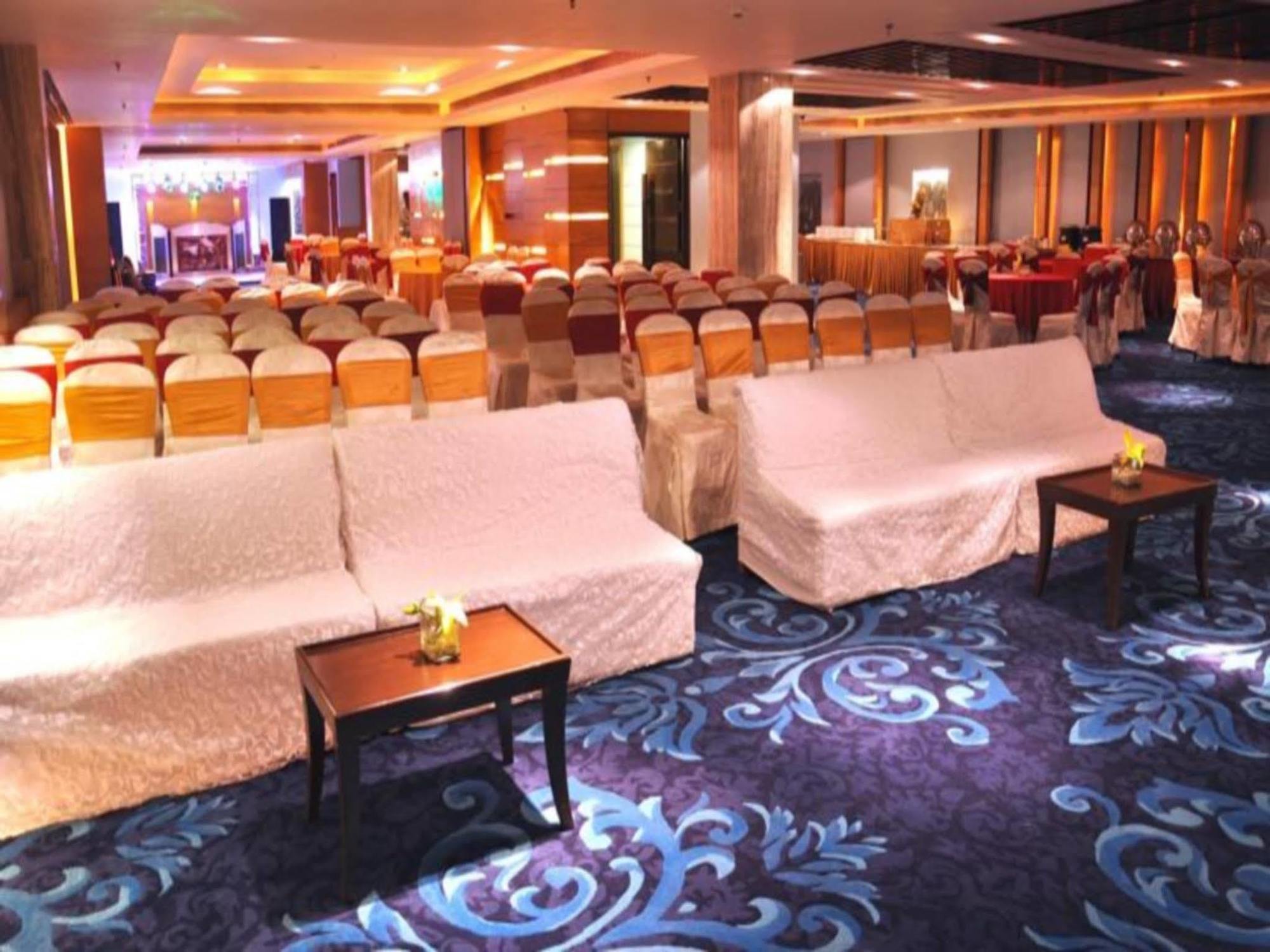Fortune Sector 27, Noida - Member Itc Hotels' Group Zewnętrze zdjęcie