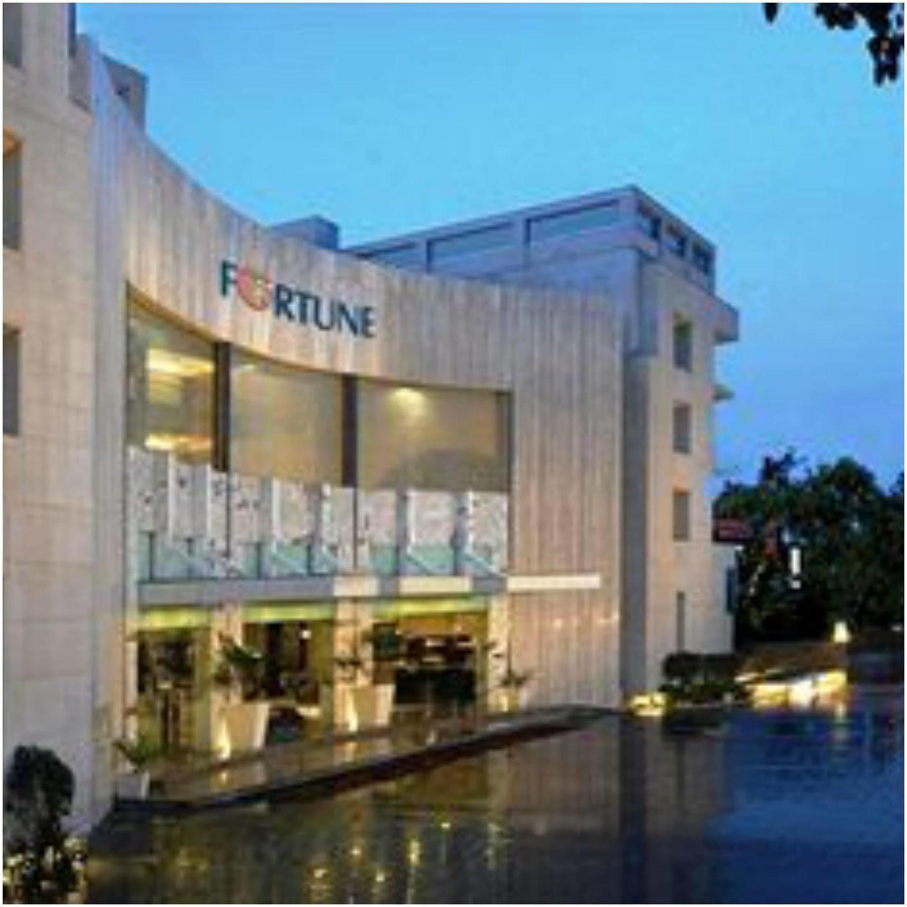 Fortune Sector 27, Noida - Member Itc Hotels' Group Zewnętrze zdjęcie